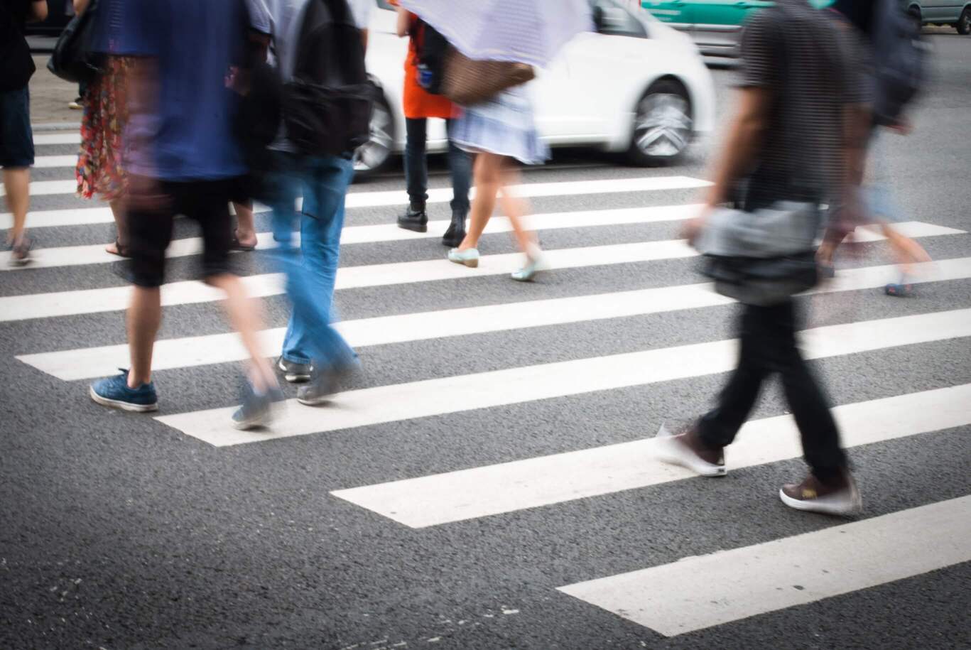 HOW TO BE A COURTEOUS PEDESTRIAN ON THE STREET SIDEWALK