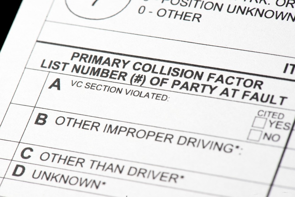 ¿Necesito un informe policial para presentar una reclamación por accidente de auto en Los Ángeles?