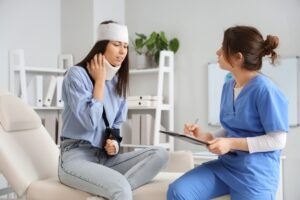 ¿Dónde puedo recibir tratamiento médico después de un accidente en San Antonio?