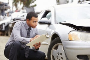 ¿Cómo deciden las compañías de seguros quién tiene la culpa después de un accidente en Texas?